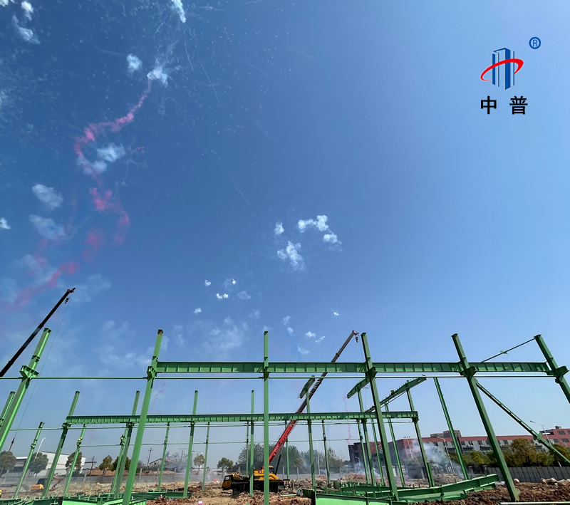中普重工阳逻璟铭智能制造基地主结构施工进入全面安装阶段